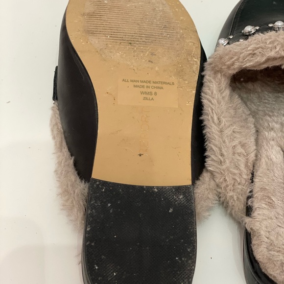 Shoes Size 7 - Picture 5 of 5